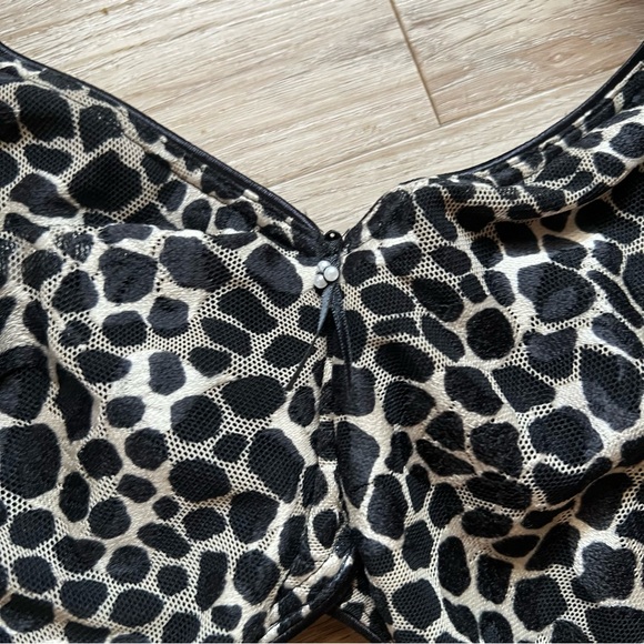 Wacoal 855167 Breast Cancer Awareness Underwire Full Figure Soft Cup Bra - Picture 4 of 11